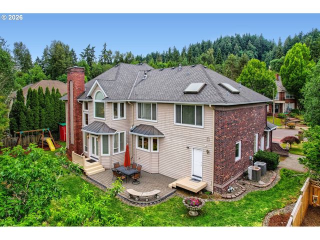 17766 MARYLCREEK Dr, Lake Oswego, OR 97034