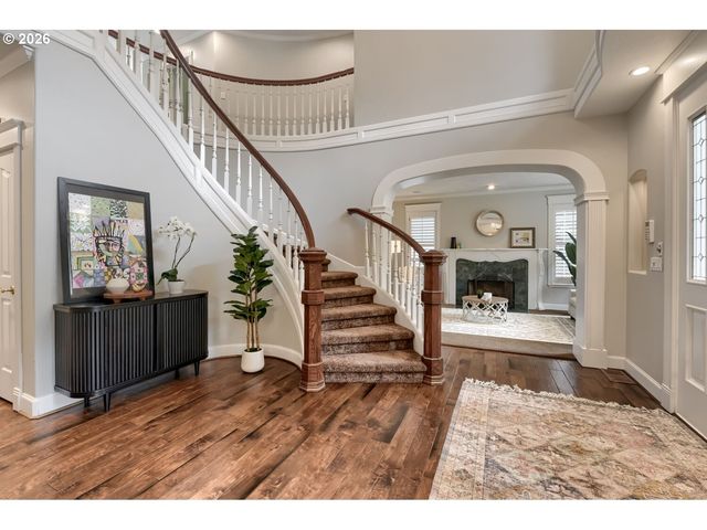 17766 MARYLCREEK Dr, Lake Oswego, OR 97034