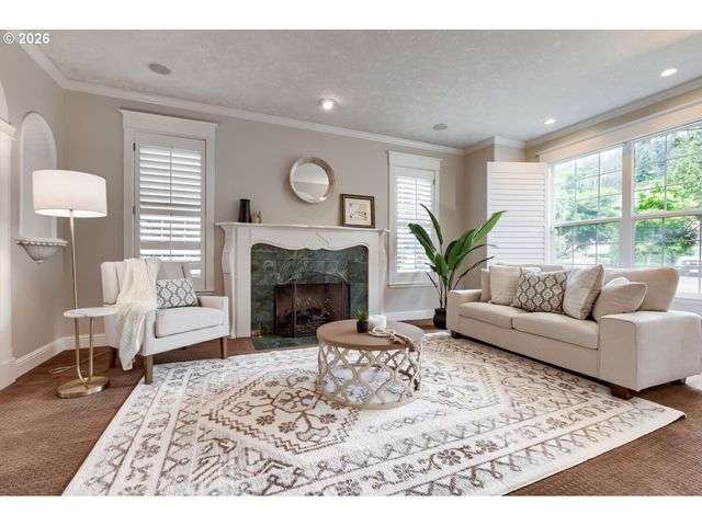 17766 MARYLCREEK Dr, Lake Oswego, OR 97034