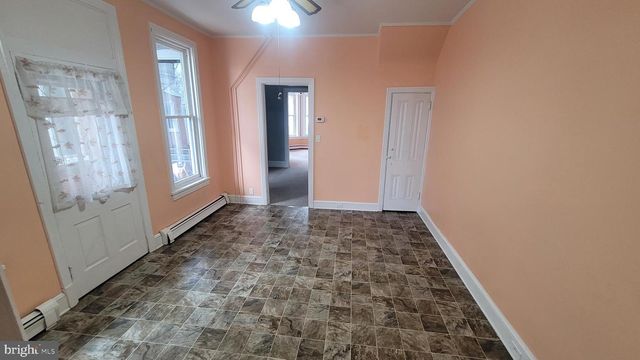 460 CHESTNUT ST, Columbia, PA 17512