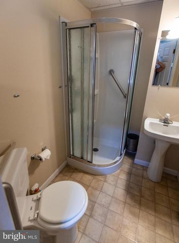 460 CHESTNUT ST, Columbia, PA 17512