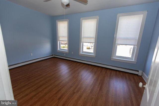 460 CHESTNUT ST, Columbia, PA 17512