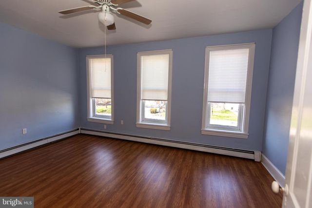 460 CHESTNUT ST, Columbia, PA 17512