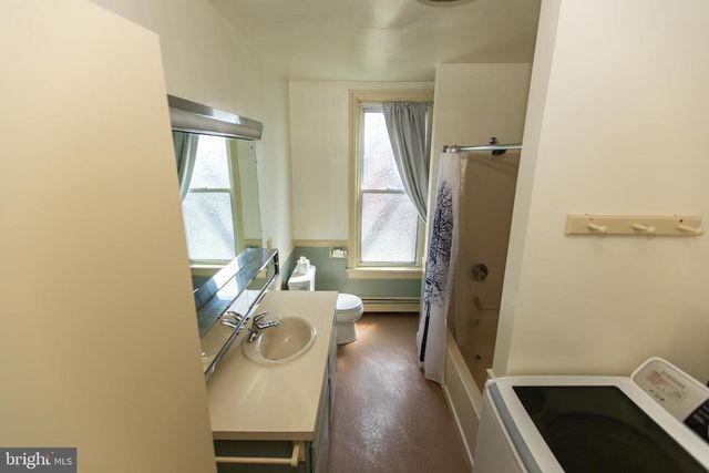 460 CHESTNUT ST, Columbia, PA 17512