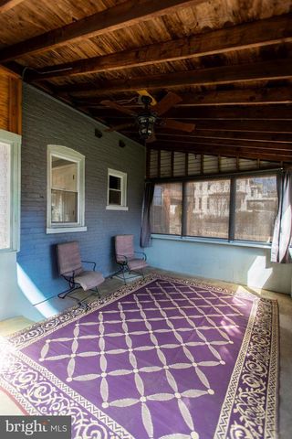 460 CHESTNUT ST, Columbia, PA 17512