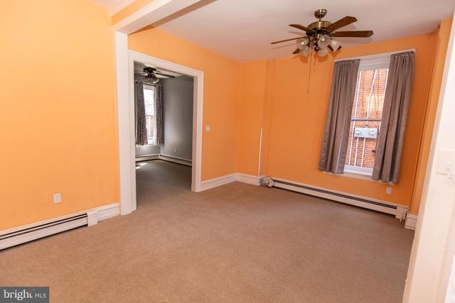 460 CHESTNUT ST, Columbia, PA 17512