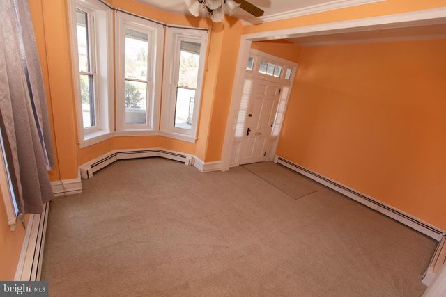 460 CHESTNUT ST, Columbia, PA 17512