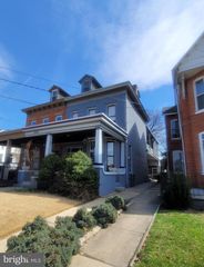 460 CHESTNUT ST, Columbia, PA 17512