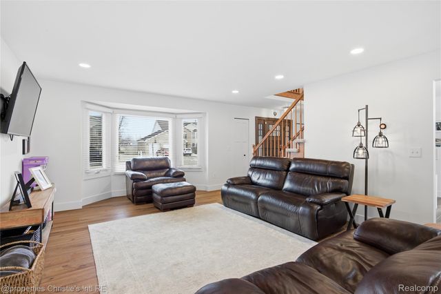 39663 Southpointe Avenue, Harrison Charter Township, MI 48045