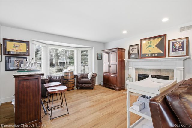 39663 Southpointe Avenue, Harrison Charter Township, MI 48045