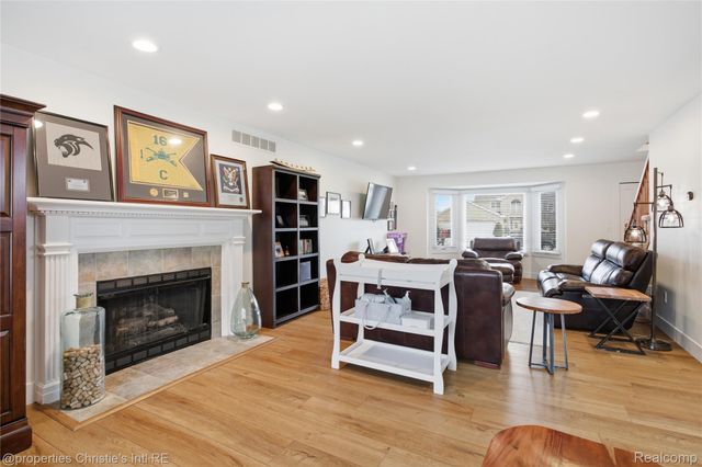 39663 Southpointe Avenue, Harrison Charter Township, MI 48045