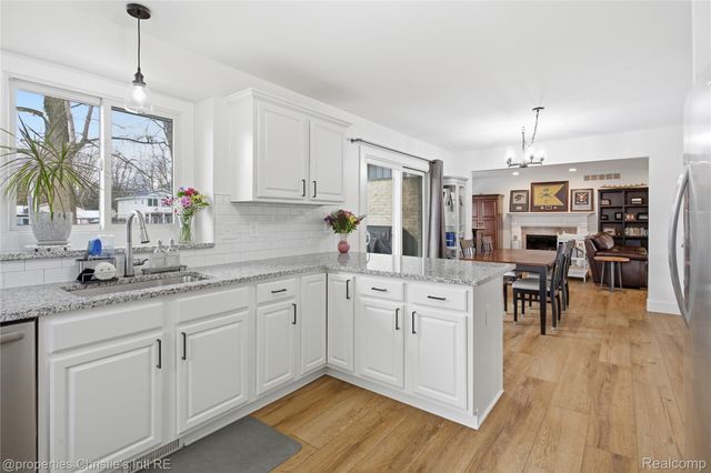 39663 Southpointe Avenue, Harrison Charter Township, MI 48045