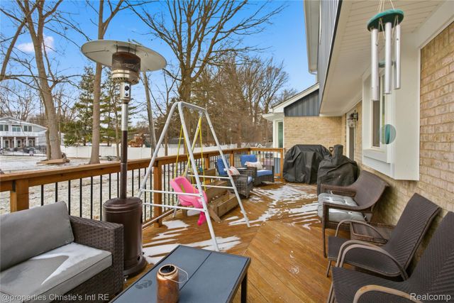 39663 Southpointe Avenue, Harrison Charter Township, MI 48045