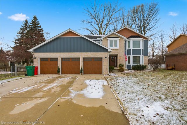 39663 Southpointe Avenue, Harrison Charter Township, MI 48045