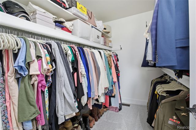 39663 Southpointe Avenue, Harrison Charter Township, MI 48045