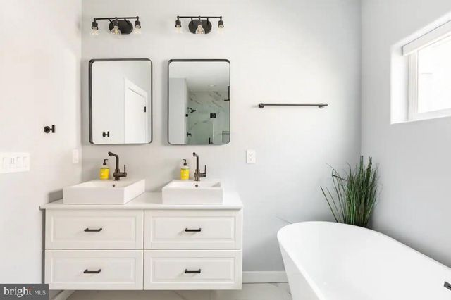 711 MERCY ST, Philadelphia, PA 19148