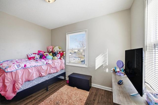 9539-9541 Charlotte Street, Kansas City, MO 64131