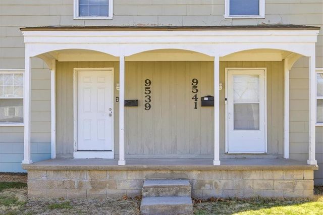 9539-9541 Charlotte Street, Kansas City, MO 64131