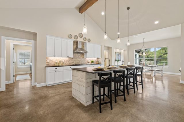 909 Highland Spring LN, Georgetown, TX 78633