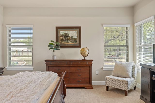 909 Highland Spring LN, Georgetown, TX 78633