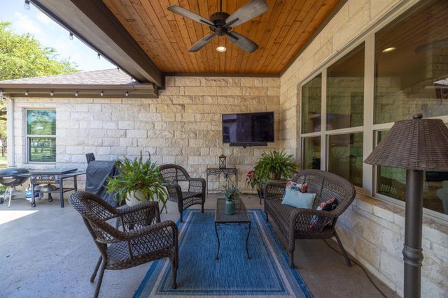 909 Highland Spring LN, Georgetown, TX 78633