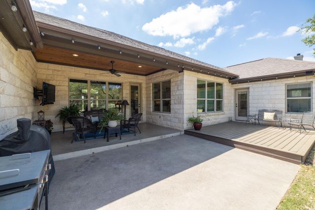 909 Highland Spring LN, Georgetown, TX 78633