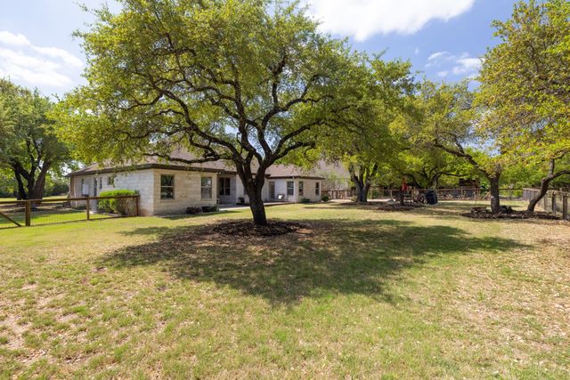 909 Highland Spring LN, Georgetown, TX 78633