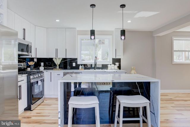 2310 ROSLYN AVE, District Heights, MD 20747