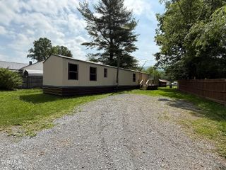 104 Creekbank Road, Elizabethton, TN 37643