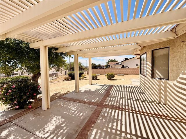 14890 Apple Valley, Apple Valley, CA 92307