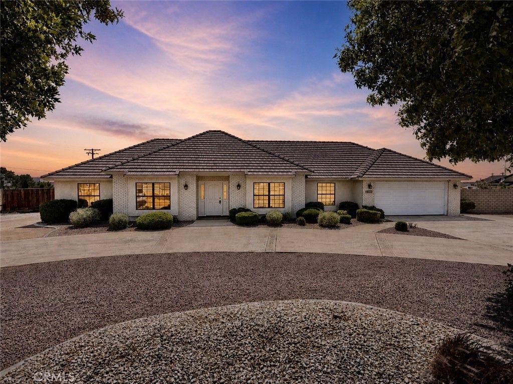 14890 Apple Valley, Apple Valley, CA 92307