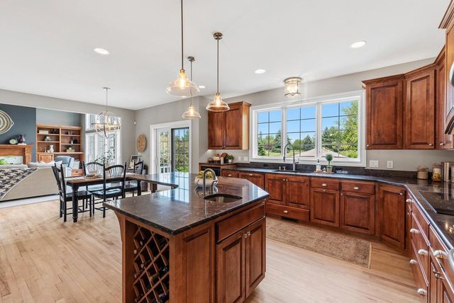 N61W29060 Parkside PLACE, Hartland, WI 53029