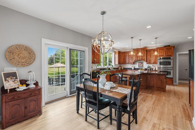 N61W29060 Parkside PLACE, Hartland, WI 53029
