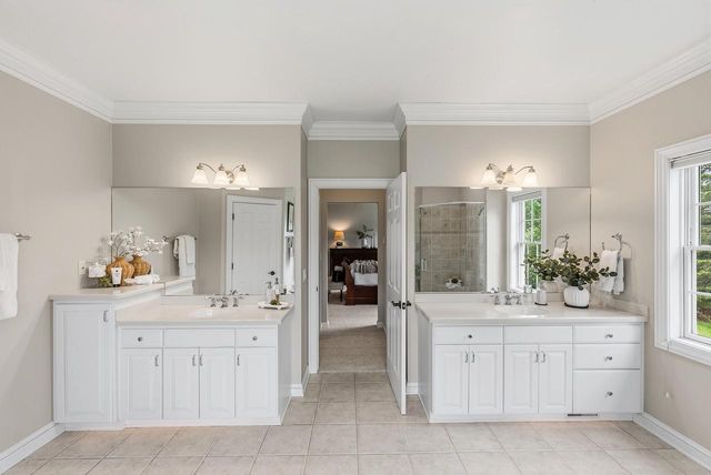 N61W29060 Parkside PLACE, Hartland, WI 53029