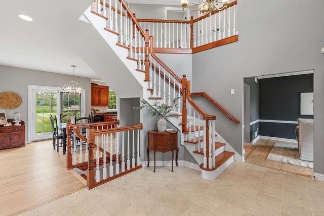 N61W29060 Parkside PLACE, Hartland, WI 53029