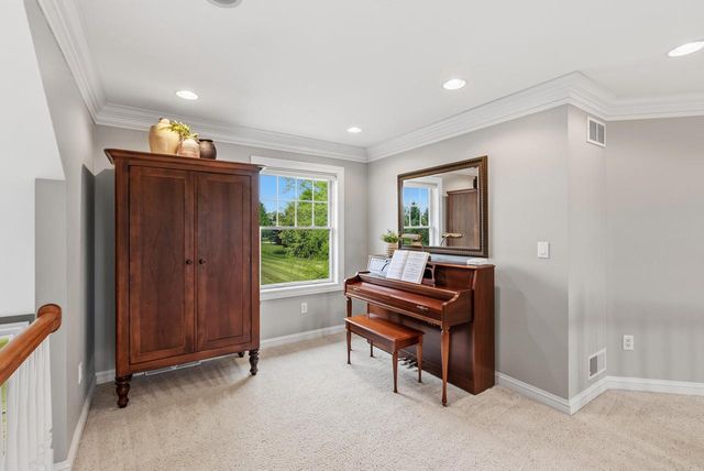 N61W29060 Parkside PLACE, Hartland, WI 53029