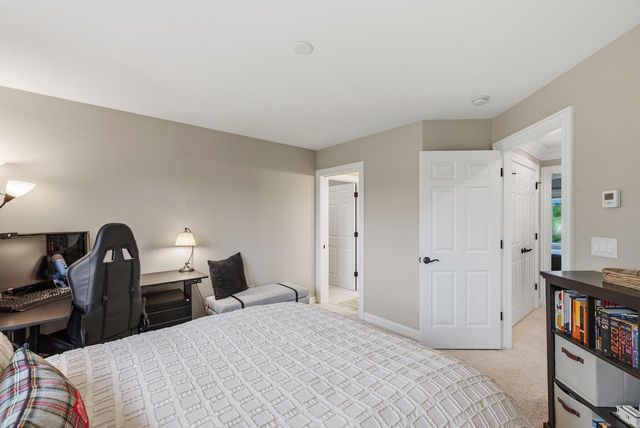 N61W29060 Parkside PLACE, Hartland, WI 53029