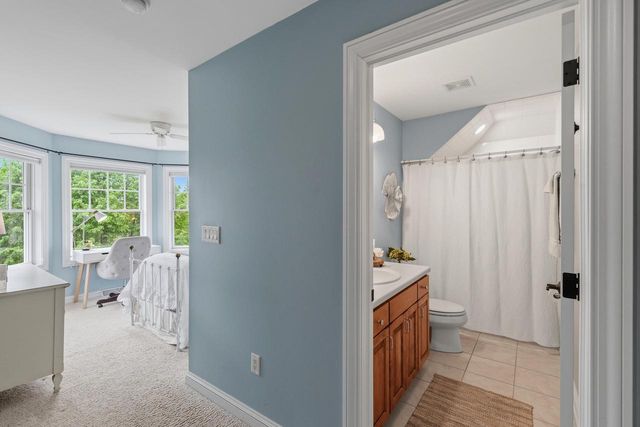 N61W29060 Parkside PLACE, Hartland, WI 53029