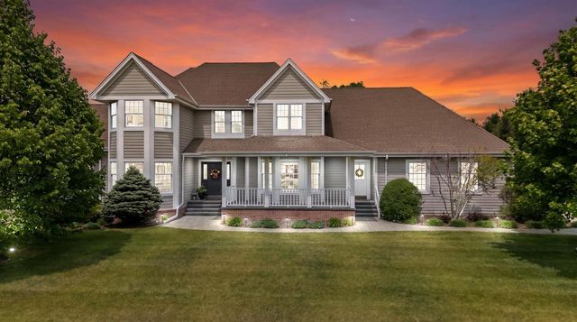 N61W29060 Parkside PLACE, Hartland, WI 53029