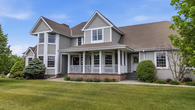 N61W29060 Parkside PLACE, Hartland, WI 53029