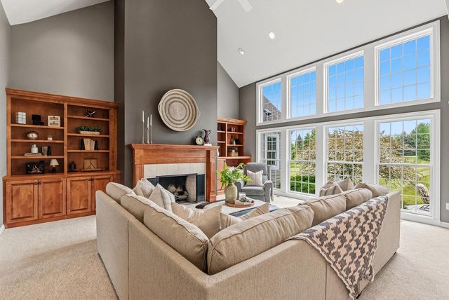 N61W29060 Parkside PLACE, Hartland, WI 53029