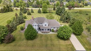 N61W29060 Parkside PLACE, Hartland, WI 53029