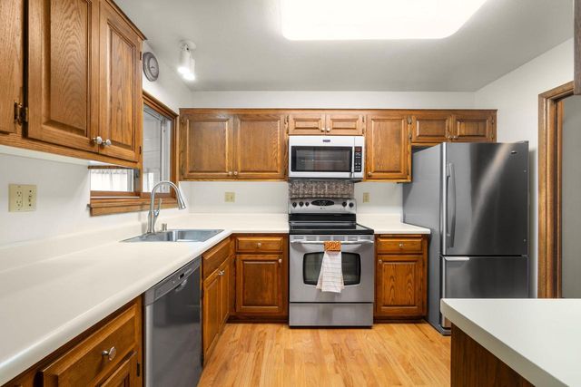 1504 W Decorah ROAD, West Bend, WI 53095