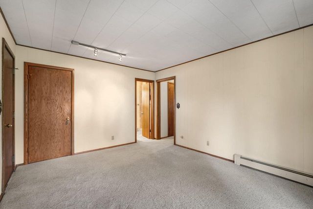 1504 W Decorah ROAD, West Bend, WI 53095