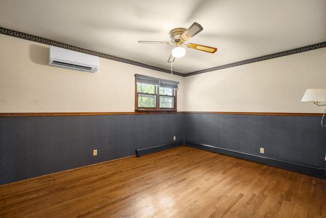 1504 W Decorah ROAD, West Bend, WI 53095