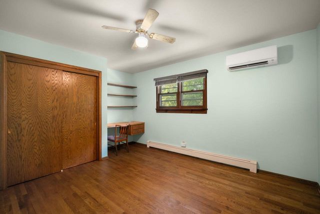 1504 W Decorah ROAD, West Bend, WI 53095