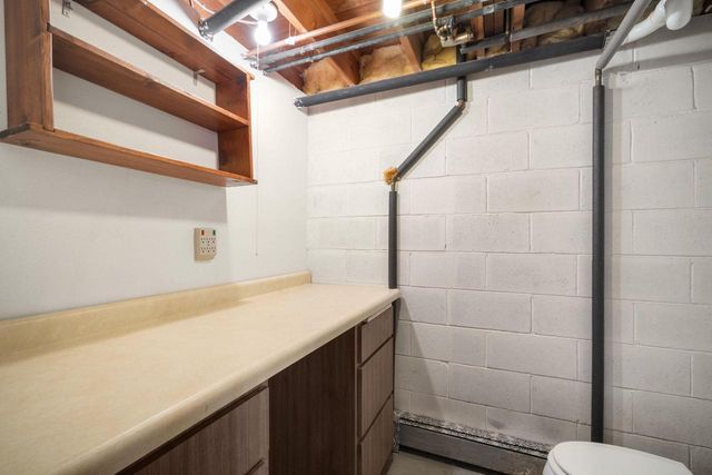 1504 W Decorah ROAD, West Bend, WI 53095