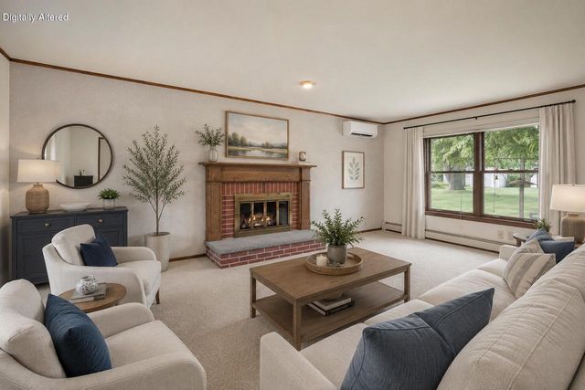 1504 W Decorah ROAD, West Bend, WI 53095