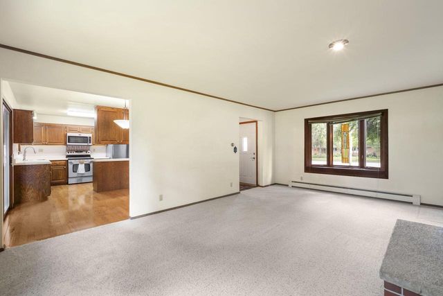 1504 W Decorah ROAD, West Bend, WI 53095