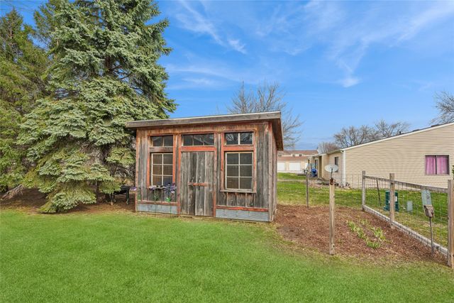 1316 E Girard Avenue, Indianola, IA 50125